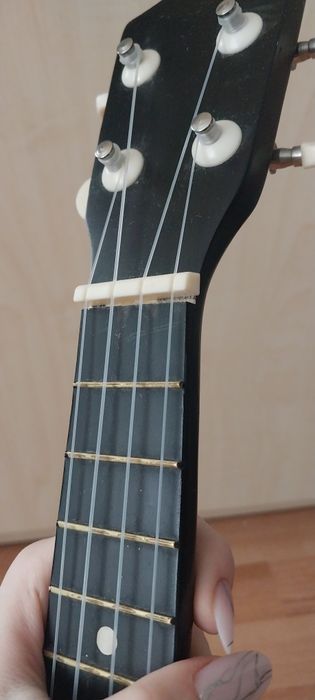 укулеле сопрано (б/у без,чехла)