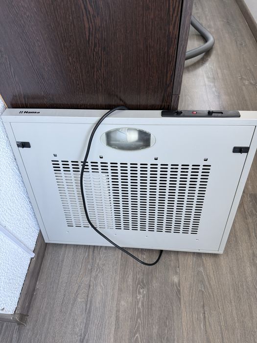 Продам вытяжку б/у