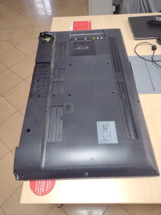 Samsung UE40J5100AW display crapat