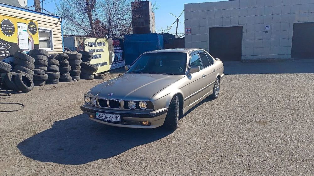 Продам машину  BMW срочно