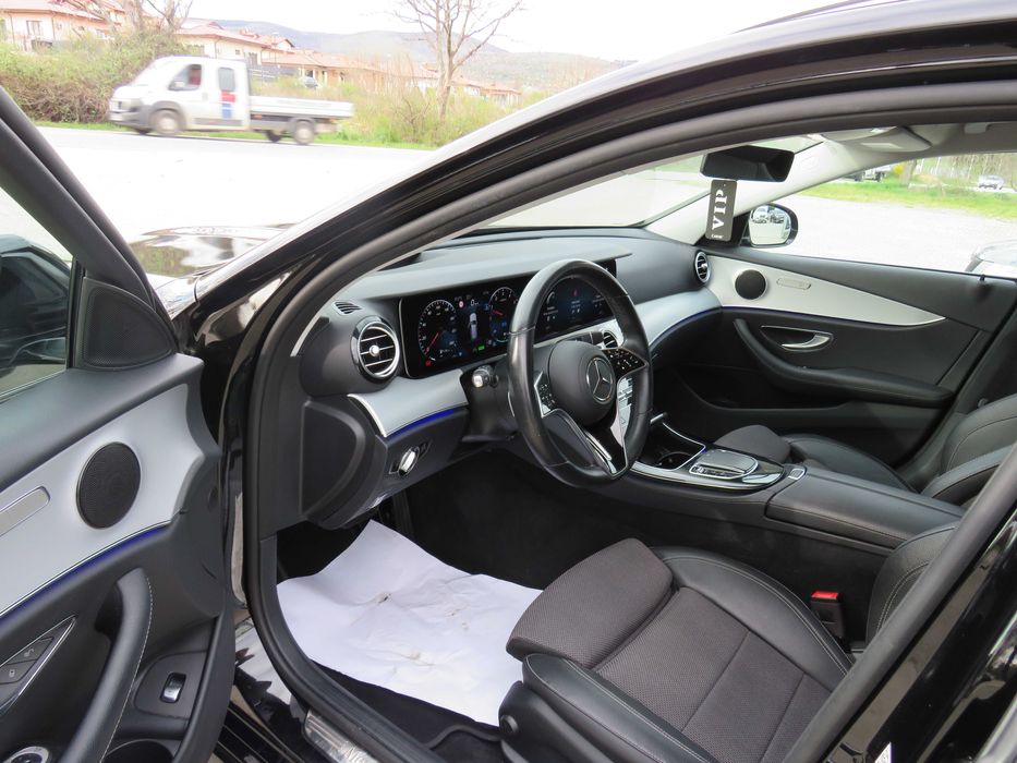 Mercedes-Benz E300DE 4x4 Hybrid 2022