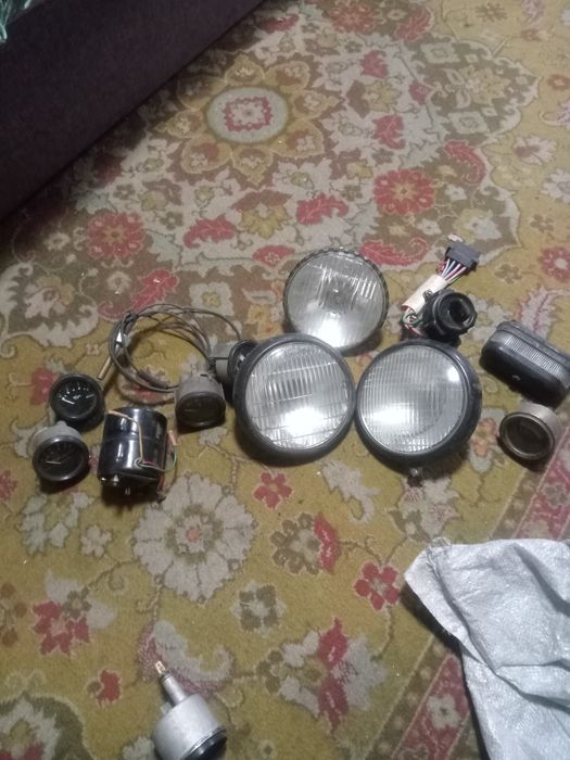 Продам авто часы, мелочевку