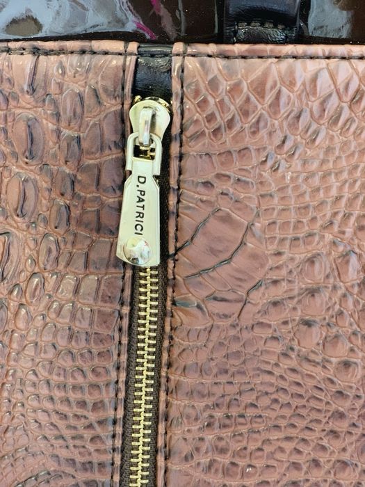 Вместительная сумка цвета горького шоколада