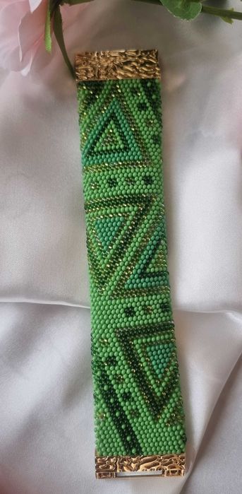 гривна с мъниста