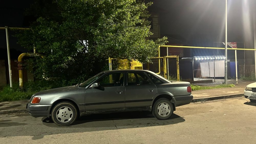 Авто продом  Ауди 2.8
