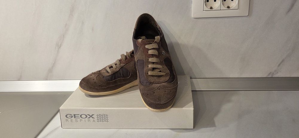 Pantofi sport Geox nr.37 piele intoarsa