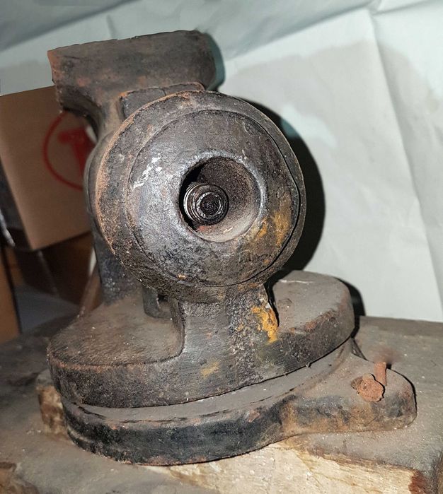 Тиски слесарные СССР