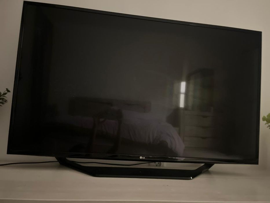 телевизор LG 43LH590V