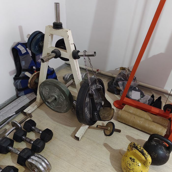 Тренажёры, гантели и блины