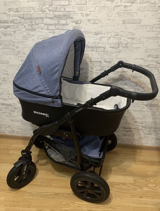 Детская коляска 3 в 1