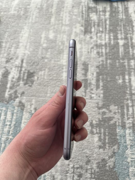 iphone 11 64 gb продаеться