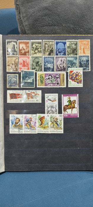 Класьор с пощенски марки