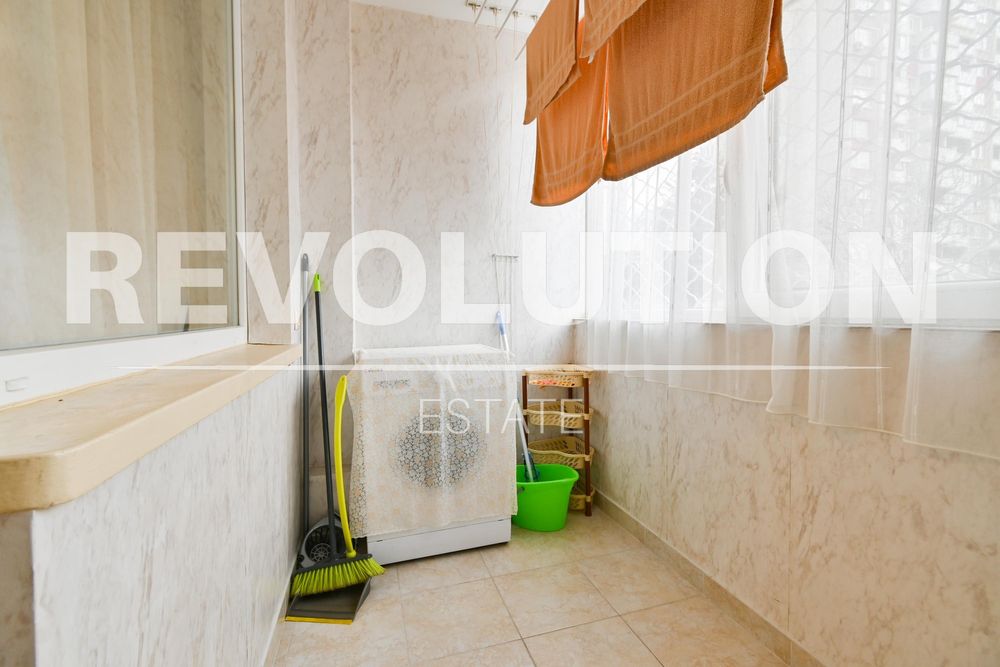 Тристаен апартамент в ж.к. Зона Б-5.