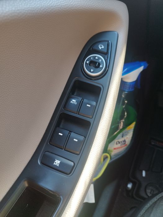 Hyundai i20.an 2015 - 158000 km  , avariat .