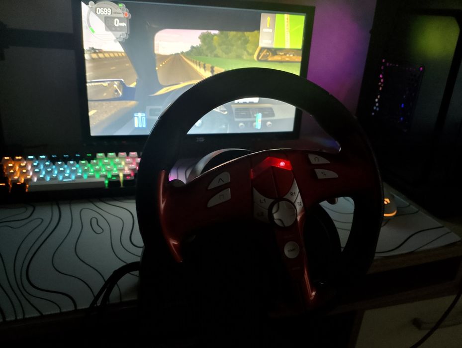 Игровой руль  Genius Trio Racer FF.