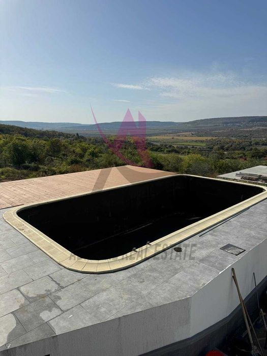 Продава се Къща в Варна, Левски - 300 кв.м за 1250 €/кв.м - Снимка #3