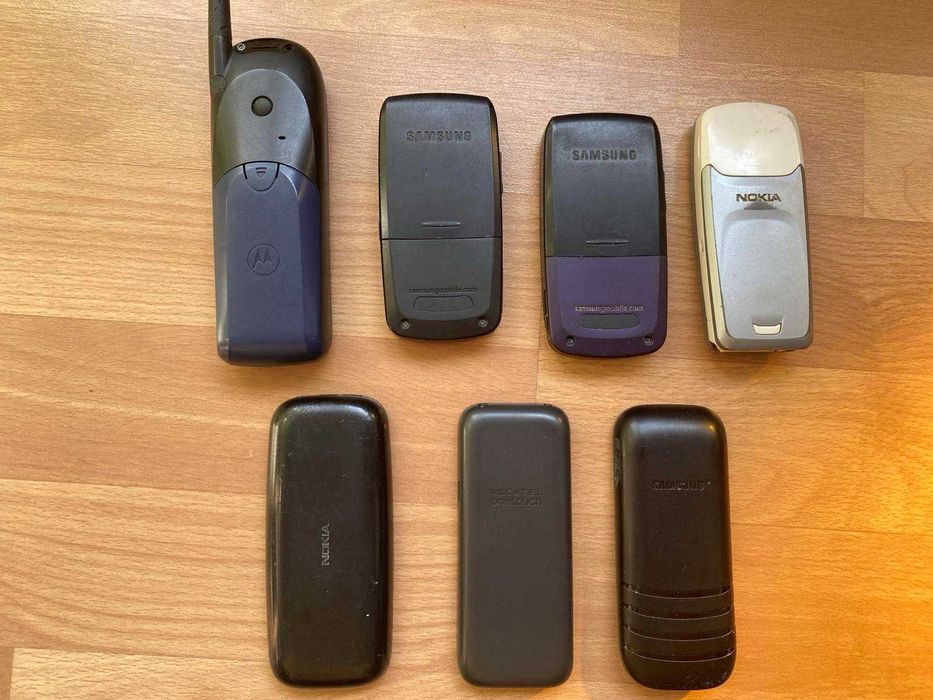 Лот стари GSM апарати