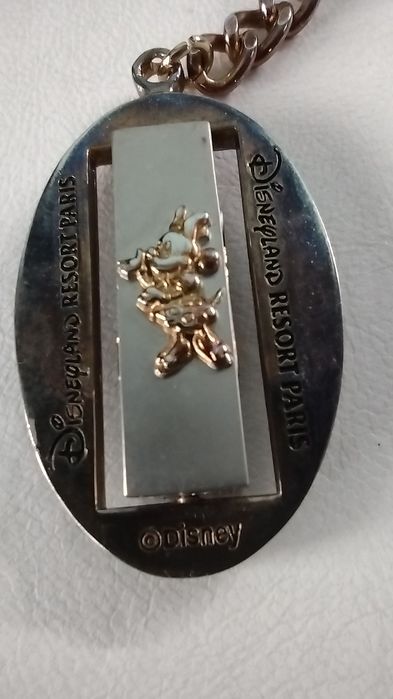 Уникален ключодържател на Disney