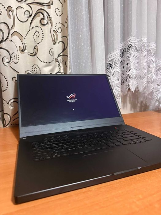 ASUS ROG Zephyrus G15 GA502IV – Ryzen 7 4800HS / RTX 2060 / 16GB RAM / SSD 512GB