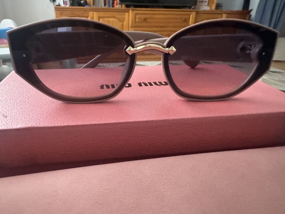 Слънчеви очила miu miu