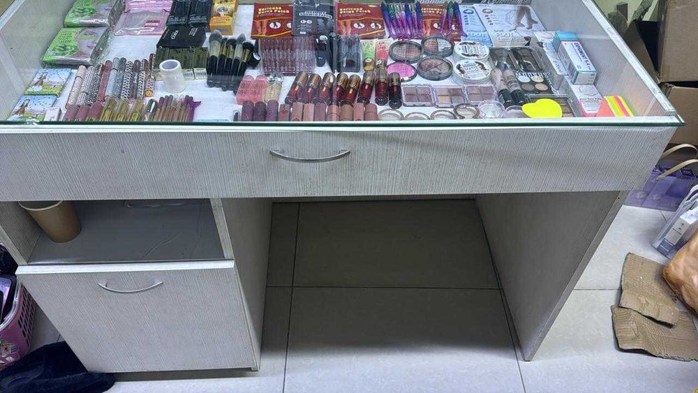 Полки шкаф для магазина