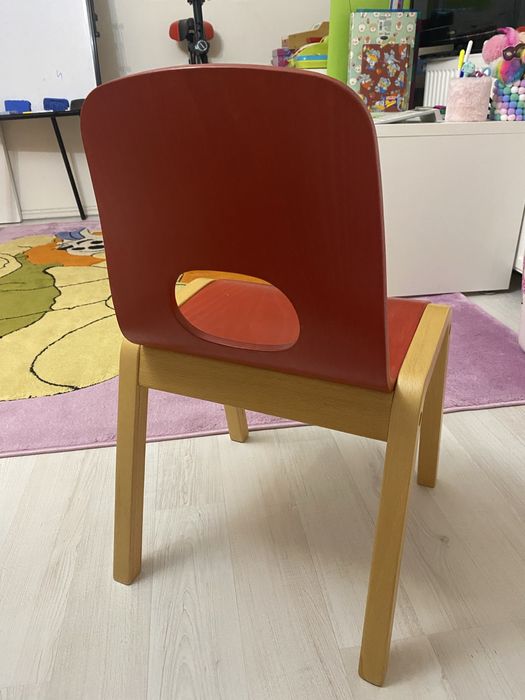 Scaun  din lemn pt copii rosu