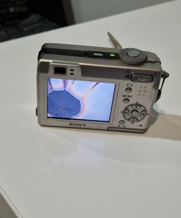 Aparat foto  / camera Sony cu display spart