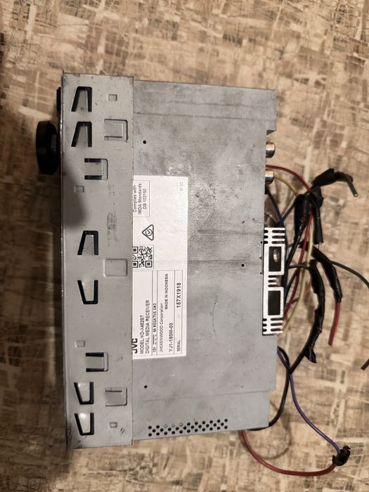 Продам магнитолу JVC