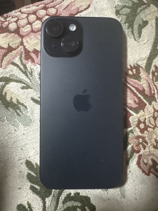 Айфон 15 срочно  продам