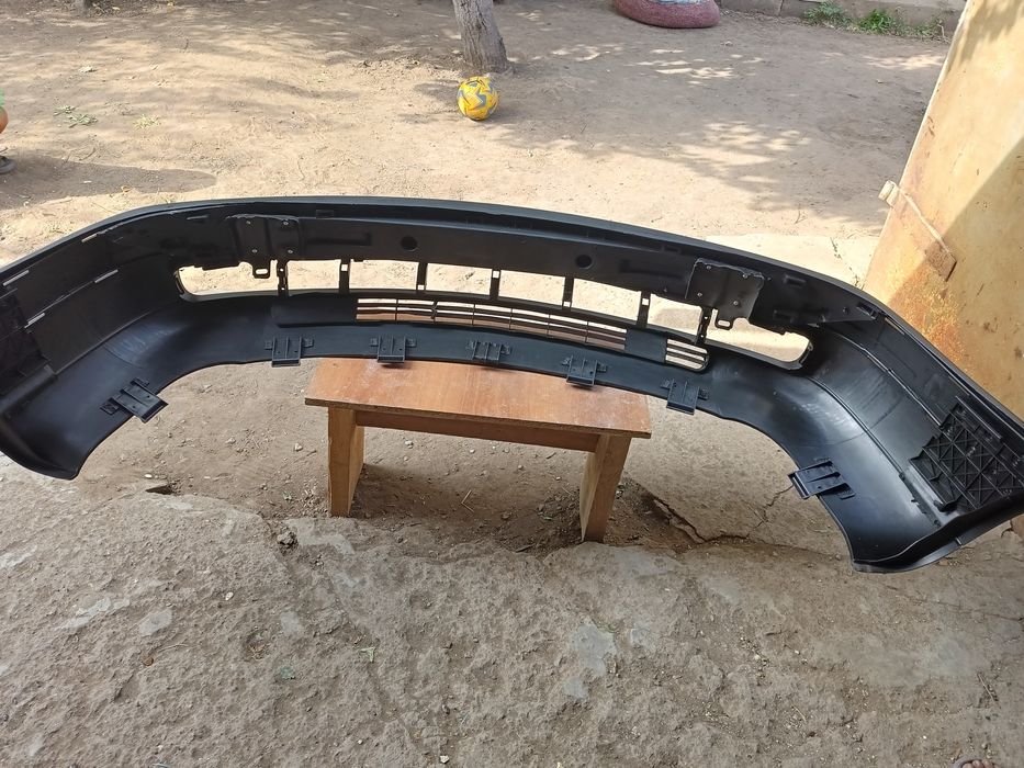 Продам бампер Audi 100