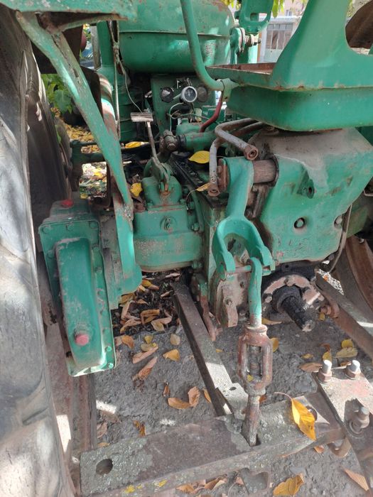 Продавам части за    трактор ДТ 20 и ДТ14