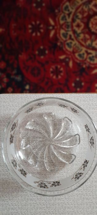 Вазы стеклянные с рисунками