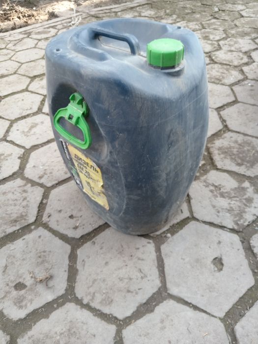 Продам канистру 50 л