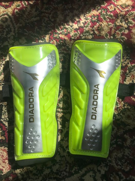 Щитки оригинальные DIADORA