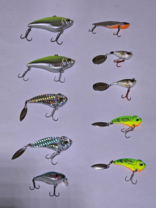 Pachet 10 voblere cicade tail spinner avat știucă salău somn etc.