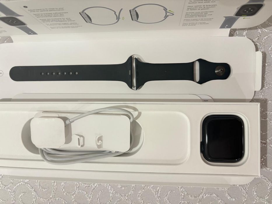 Продам apple watch SE 44mm