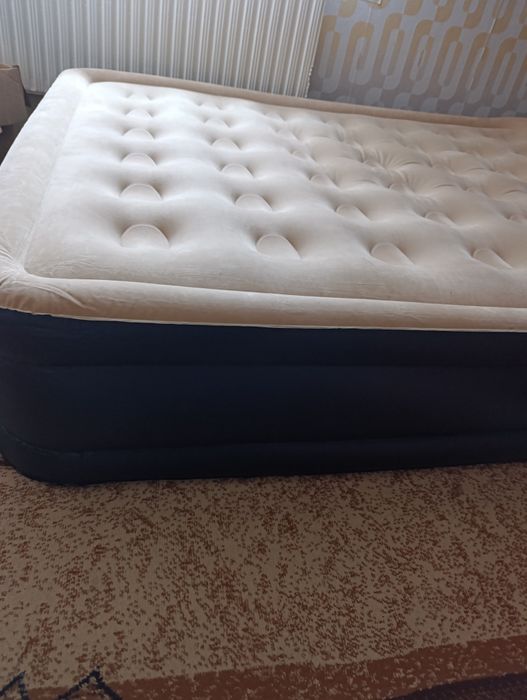 Надуваема спалня