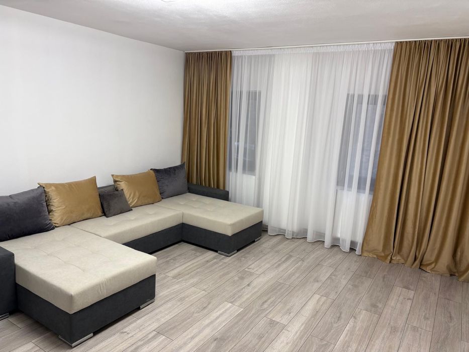 Proprietar inchiriez apartament 3 camere Herculane