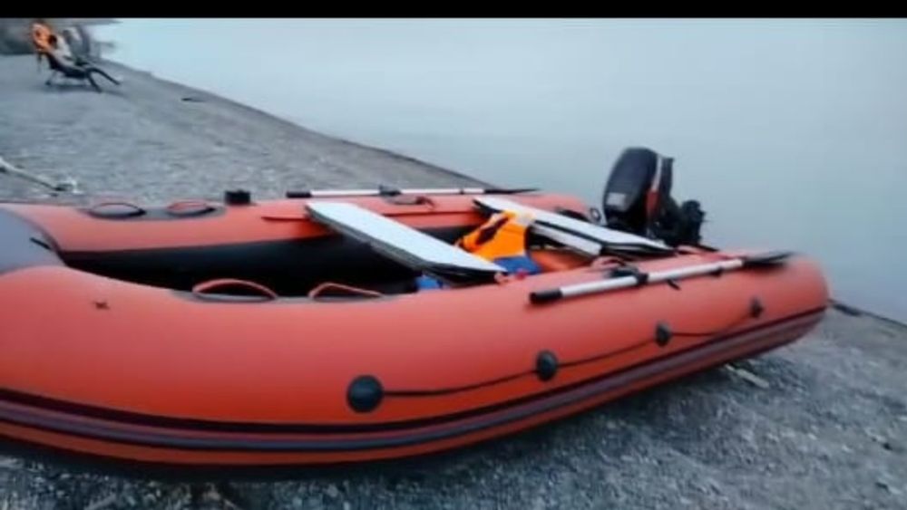 Лодка 3.9 с мотором 18