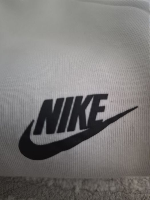 Cream Nike Tech .