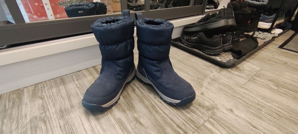 Продам детские сапоги Reima