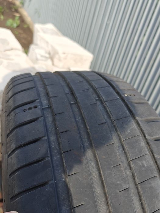 Anvelope iarna  Continental 240 45  r18 XL (225