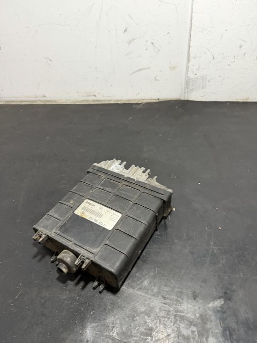 Calculator ecu motor Volkswagen Vw transporter T4 caravelle 2.5 TDI 074906021F