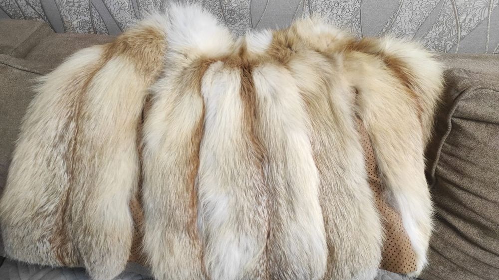 Продам желетку из лисы