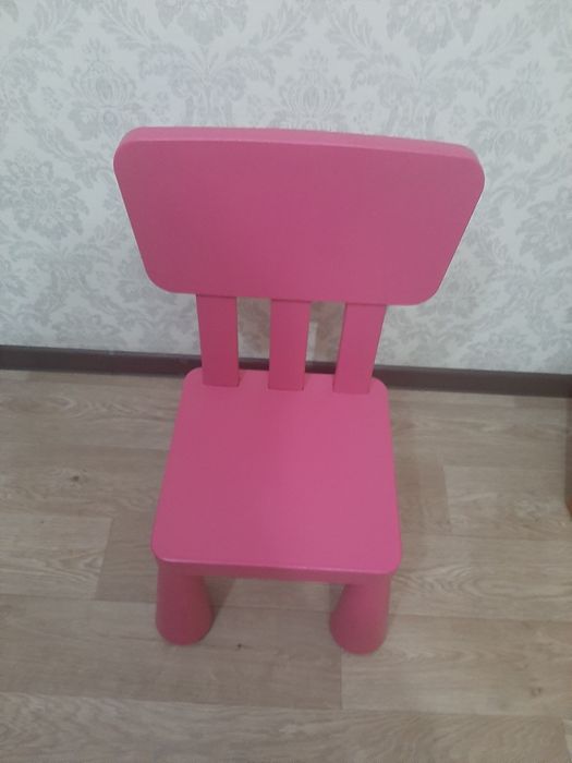 Продам  детский стол стулья