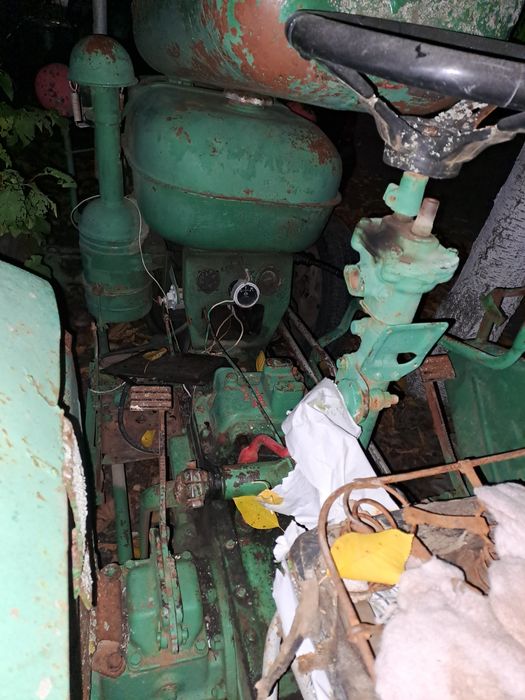 Продавам части за    трактор ДТ 20 и ДТ14