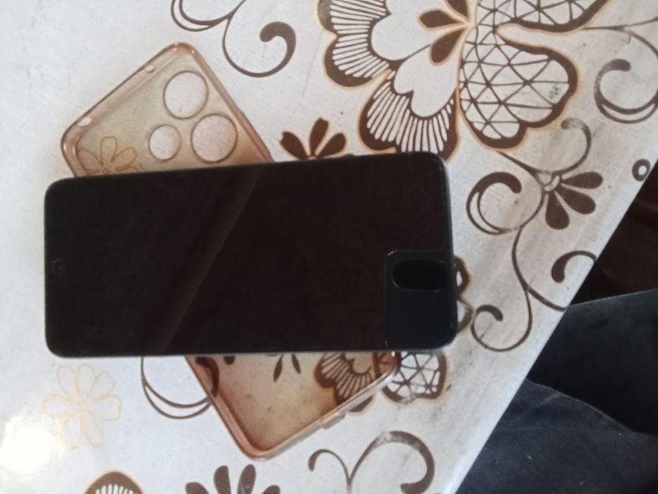 продаю телефон REDMI 13