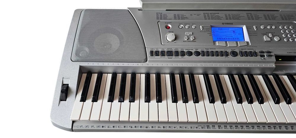 Orga / sintetizator / pian electronic Yamaha model PSR 450