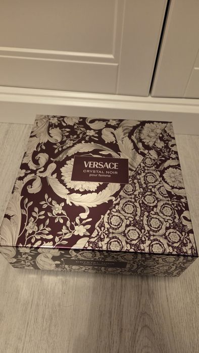 VERSACE-CRYSTAL NOIR 90ml EDP+100ml lotiune corp+100ml Gel dus+geanta