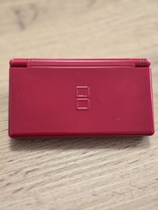 Nintendo DS Lite + încărcător + joc